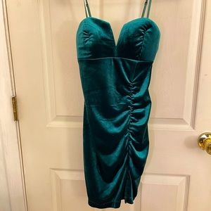 Emerald Sundae green velvet dress. Size: XS New with tags